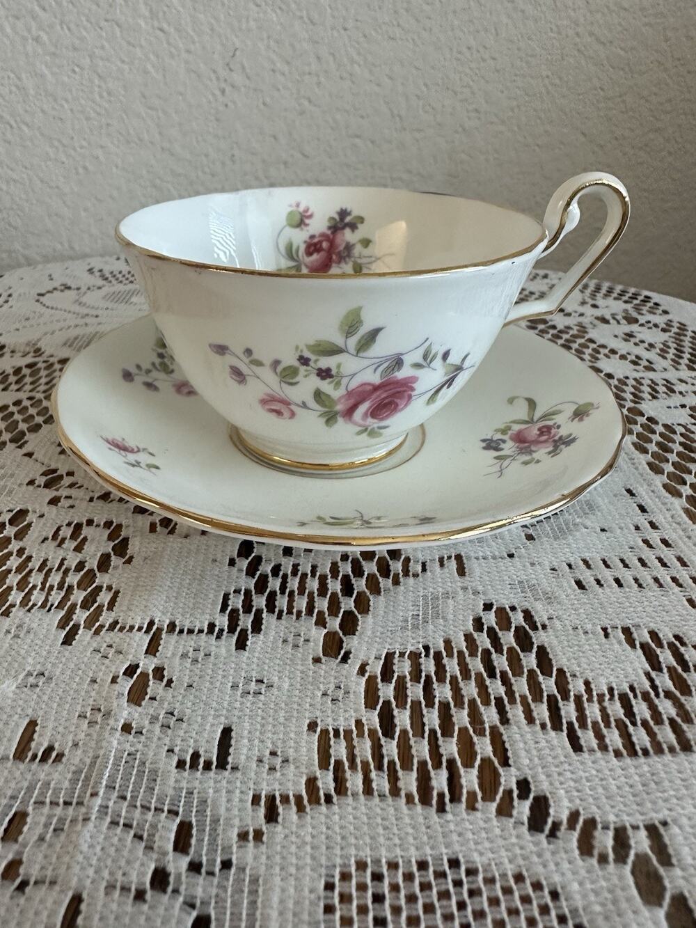 Clarence Bone China Teacup & Saucer Floral Pattern Gold Trim, England
